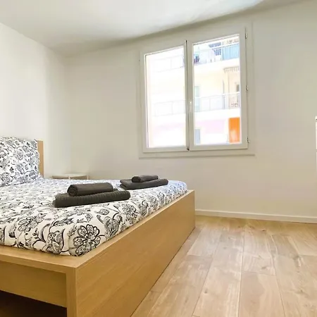 Marie Antoinette - 2 Chambres, Centre Ville, Terrasse, Moderne Appartement Antibes