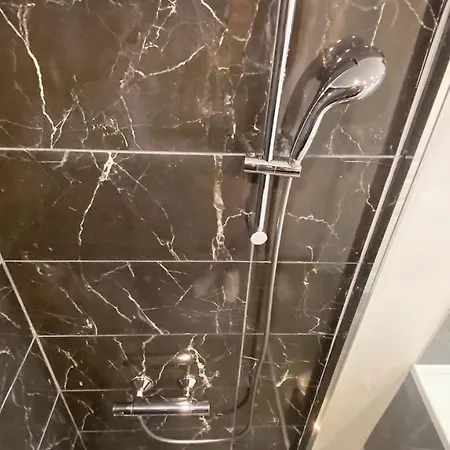 Marie Antoinette - 2 Chambres, Centre Ville, Terrasse, Moderne Lägenhet Antibes