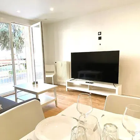 Marie Antoinette - 2 Chambres, Centre Ville, Terrasse, Moderne Appartement